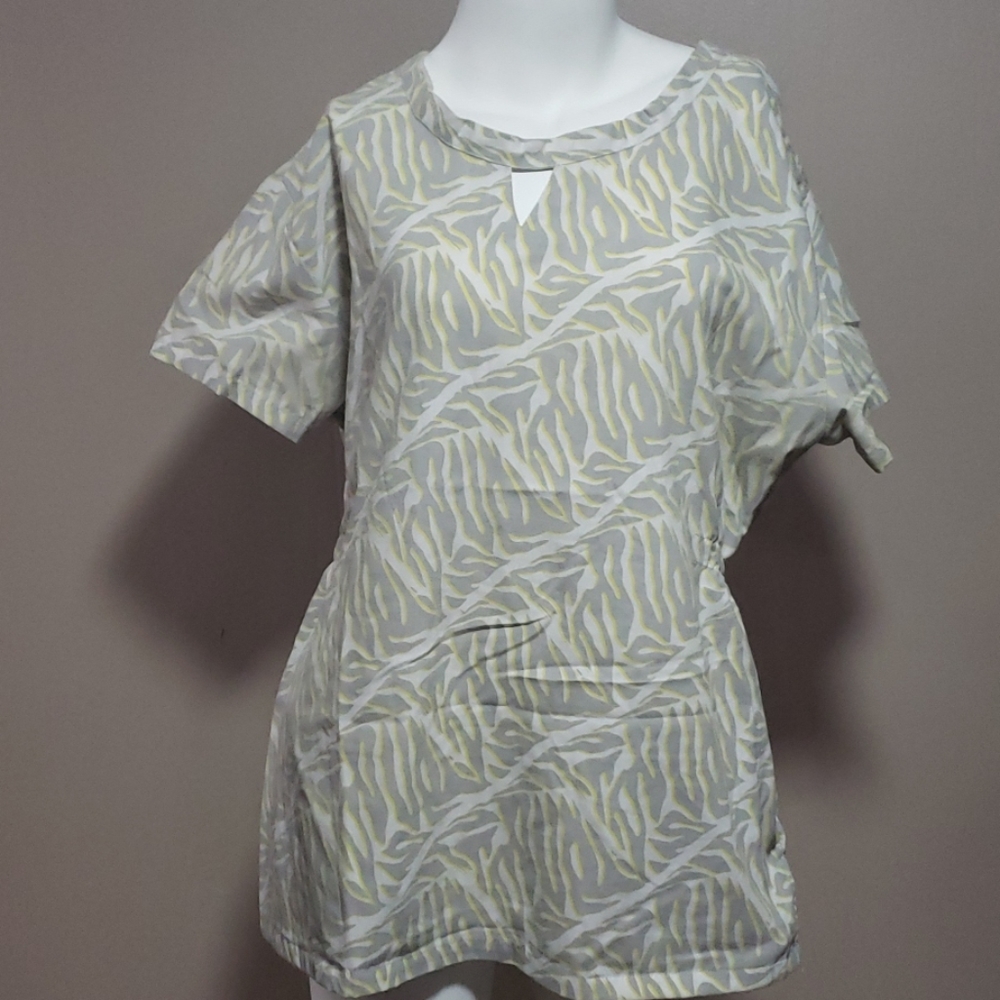 Gabby Brooke Scrub Top Large Yellow/Gray